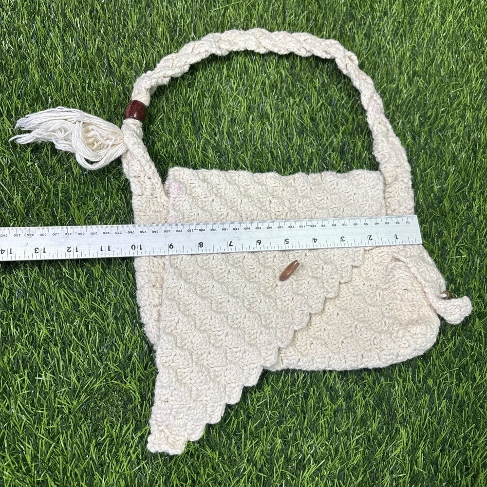 VTG 1970s Handmade Crochet Boho Shoulder Bag Cream Knit Purse Wood Tassel Hippie